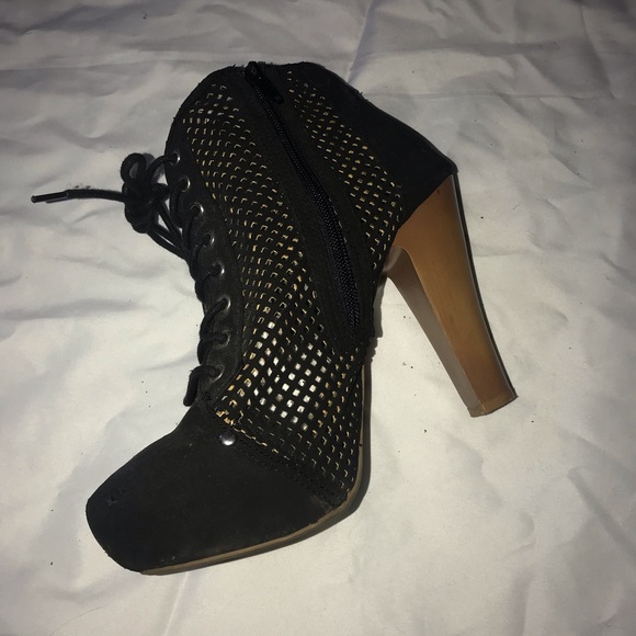 Heels - Picture 4 of 5